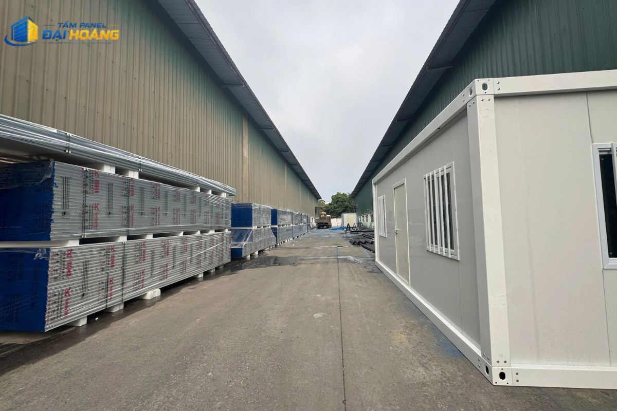 Hệ thống thông gió tòa nhà bằng cách ốp bọc bên ngoài bằng tấm Panel RockWool 100mm