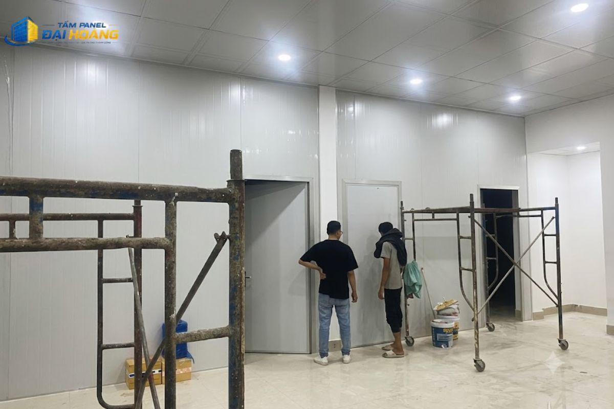 Lắp đặt hệ thống vỏ kho lạnh và kho mát bảo quản thực phẩm bằng vật liệu tấm Panel RockWool 50mm cách nhiệt