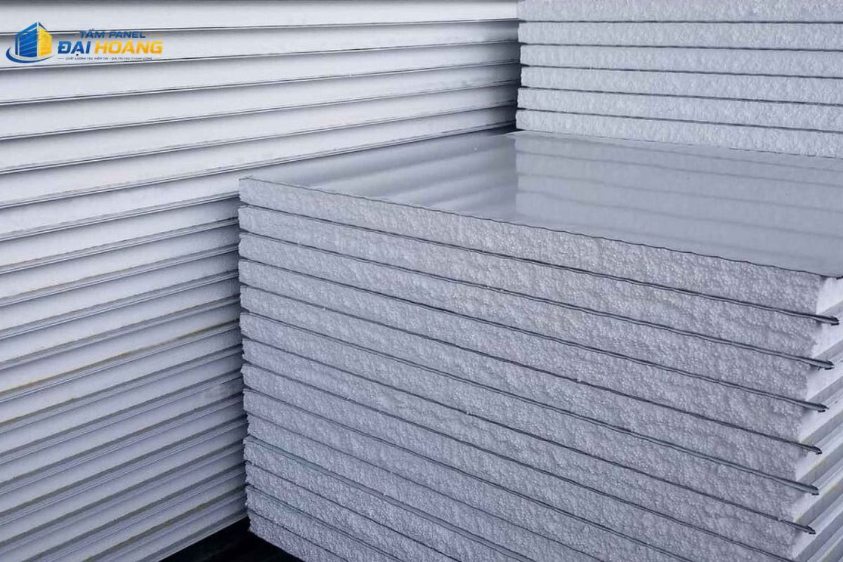Mẫu tôn EPS cách nhiệt dùng cho nhà xưởng hiện đại