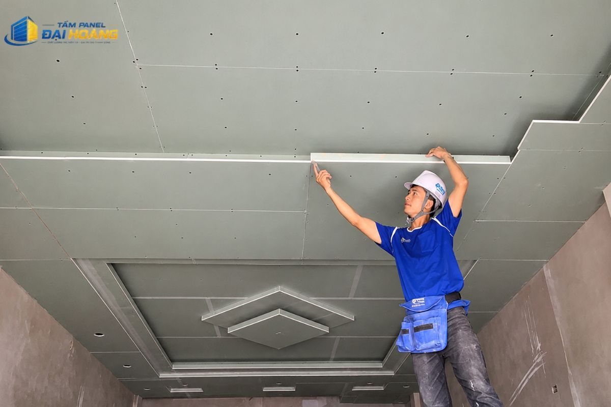 Thi công tấm panel Cần Thơ làm trần thả chống nóng và mái cách nhiệt tối ưu cho nhà dân dụng