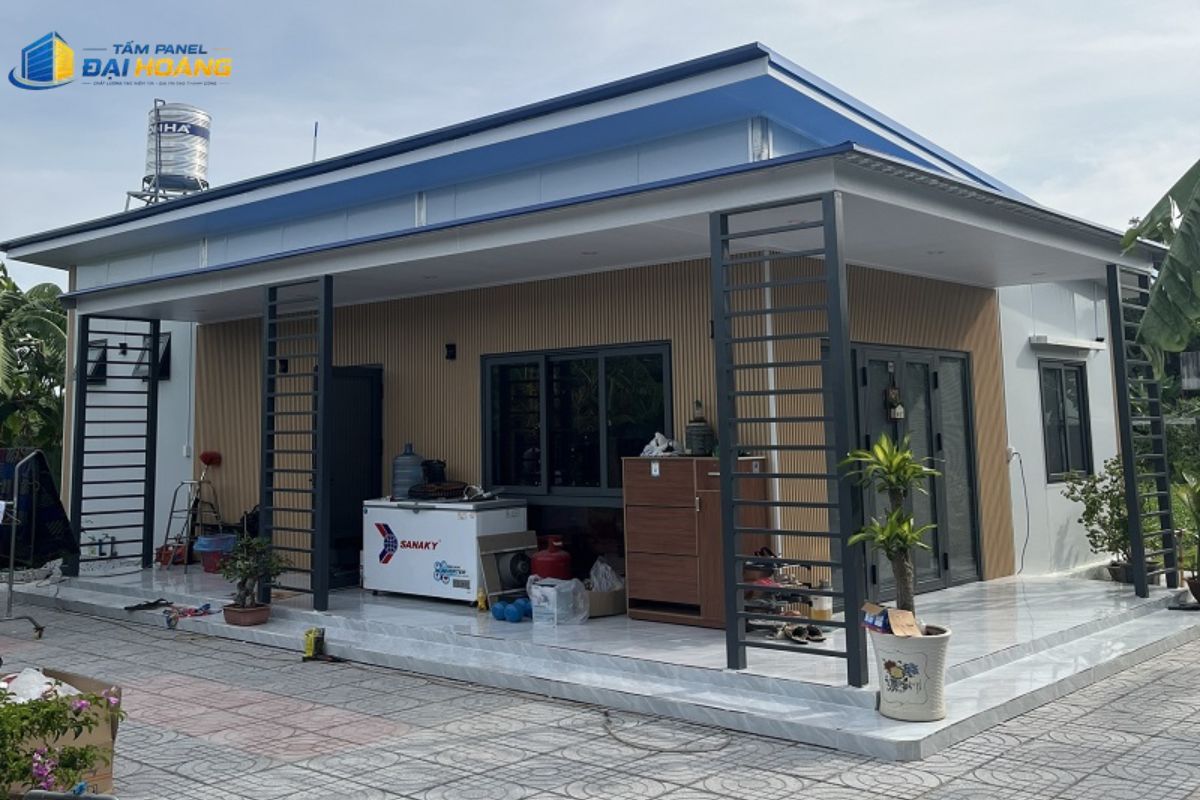 Lắp đặt vách ngăn tấm panel nhẹ cho nhà phố trong dự án thi công tấm panel phường An Phú Đông giúp thi công nhanh chóng