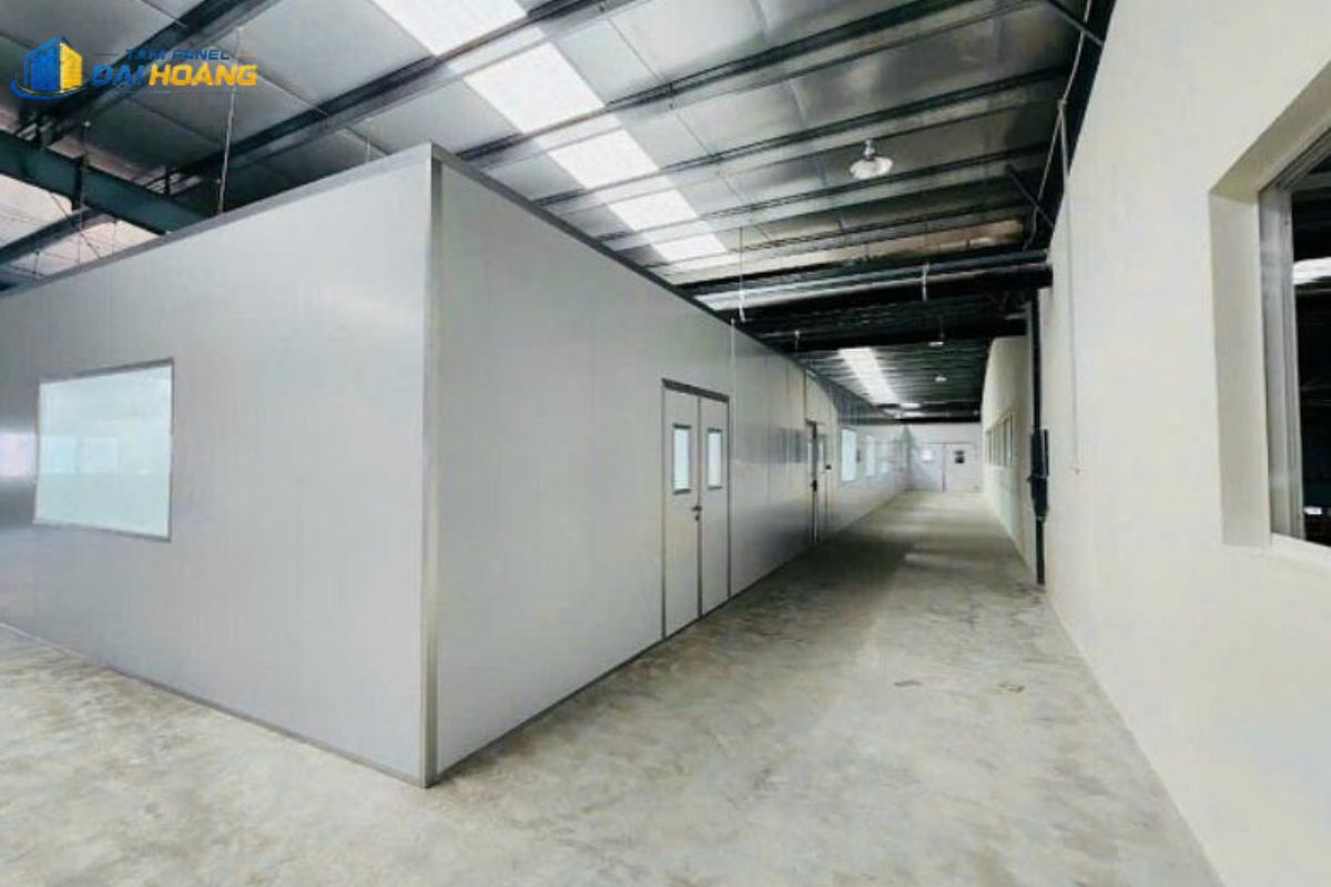 Thi công tấm panel phường Bình Phú tại công trình