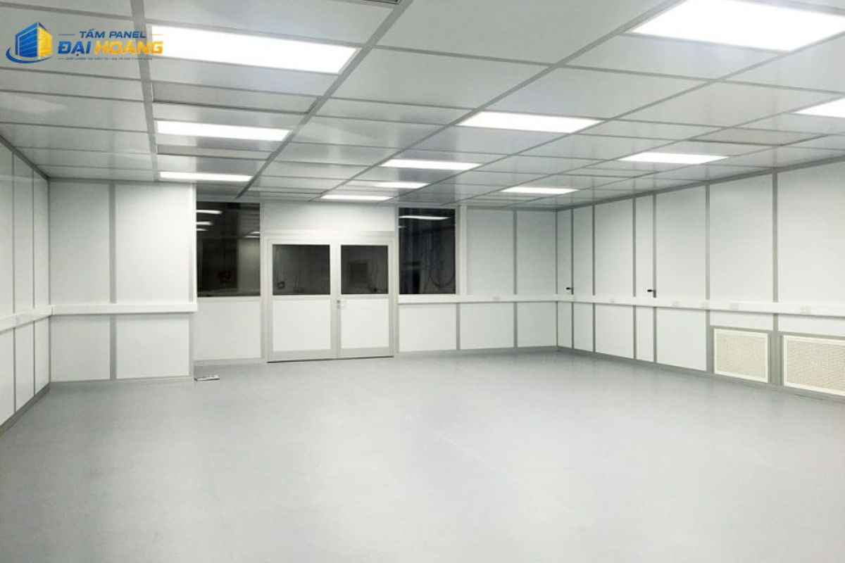Lắp đặt tấm panel hoàn thiện kho lạnh thực phẩm