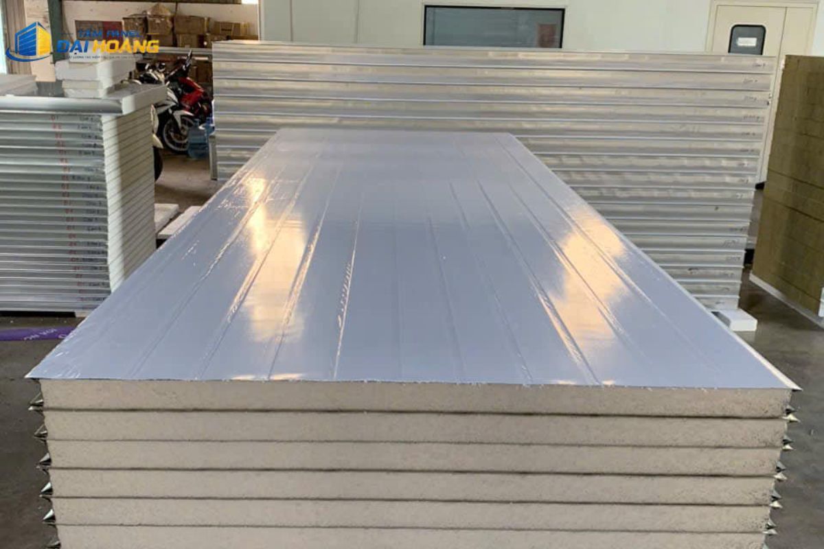 Tấm panel cách nhiệt nhiều độ dày khác nhau