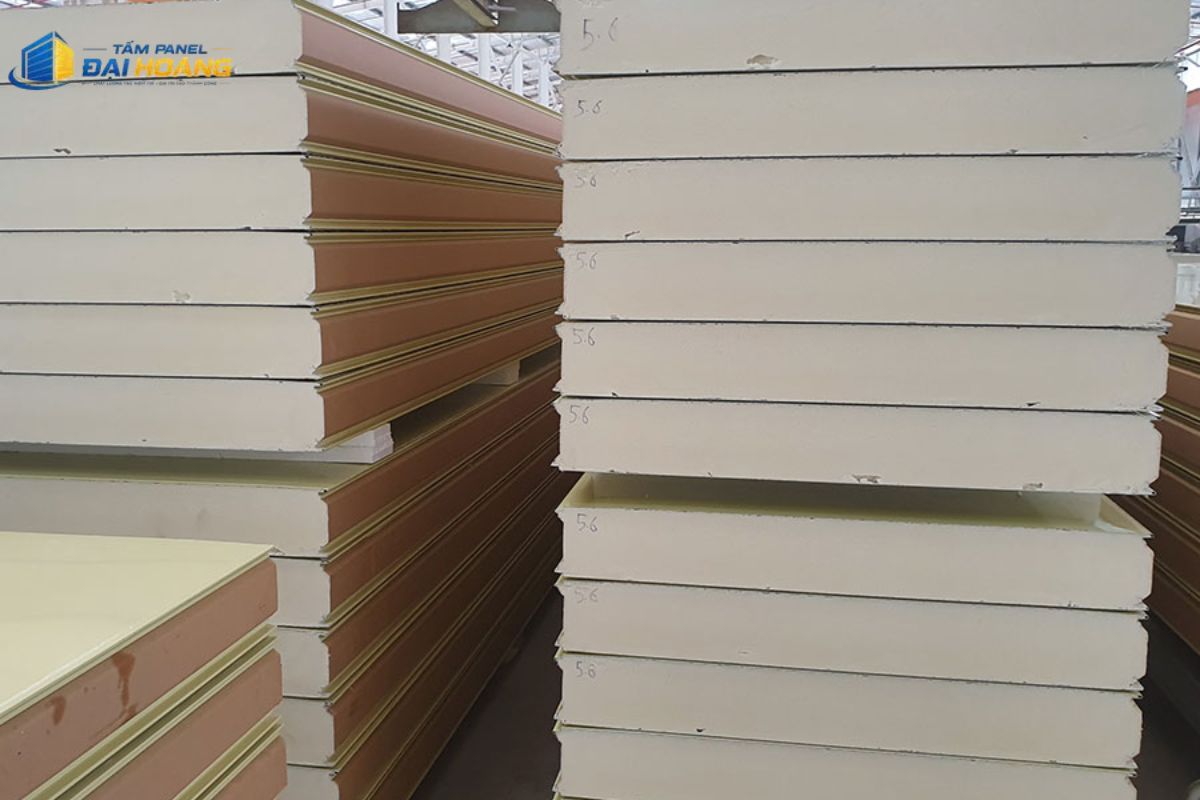 Tấm panel phường Tân Phú lắp đặt vách panel PU kín khít đáp ứng tiêu chuẩn phòng sạch kỹ thuật