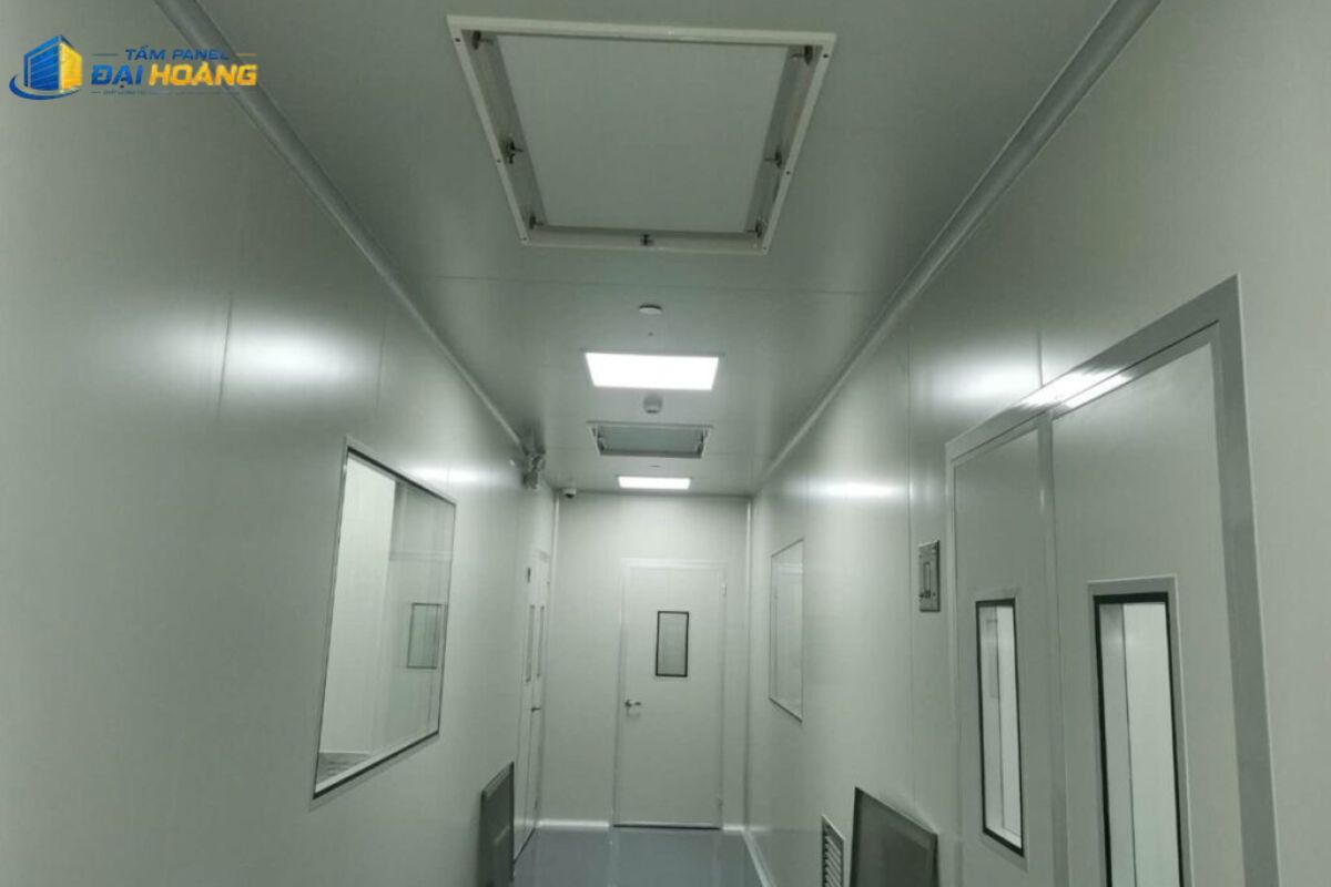 Thi công tấm panel phường Thạnh Mỹ Tây cho phòng sạch công nghiệp giúp kiểm soát tối đa bụi bẩn và vi khuẩn