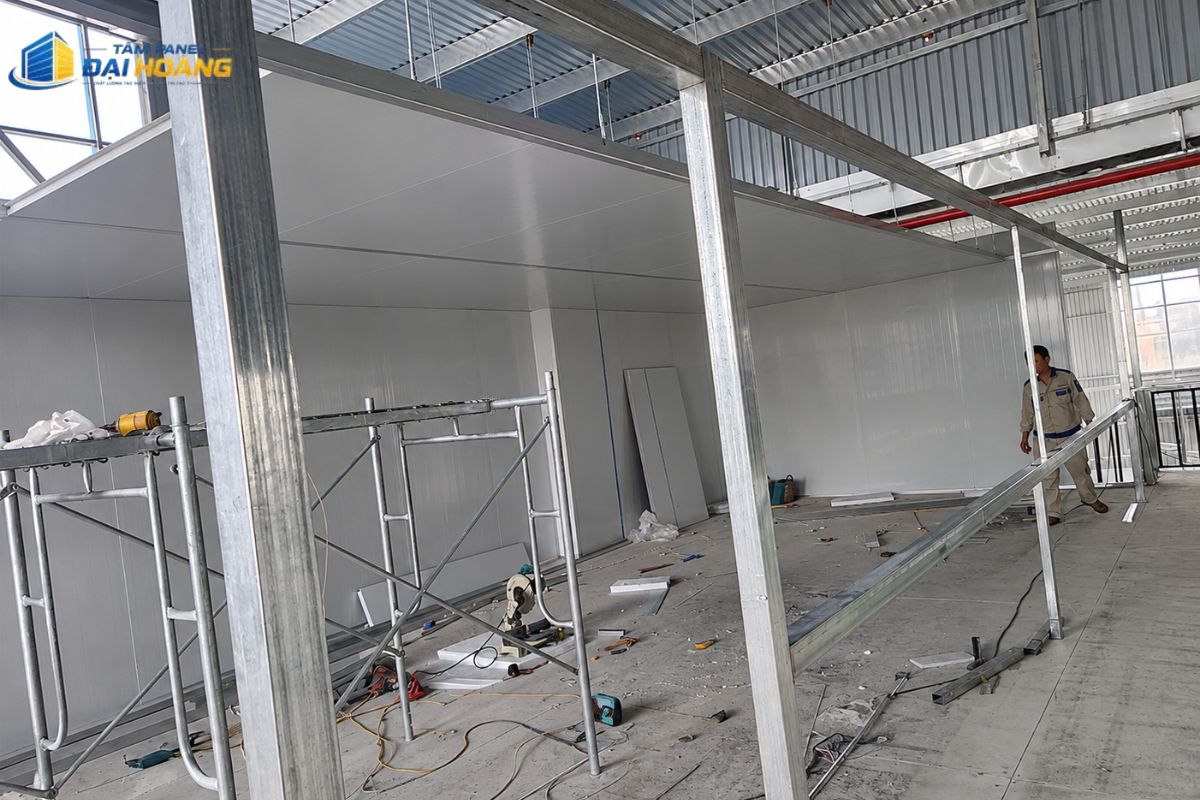 Lắp đặt vách panel kho lạnh chuyên nghiệp bởi Đại Hoàng