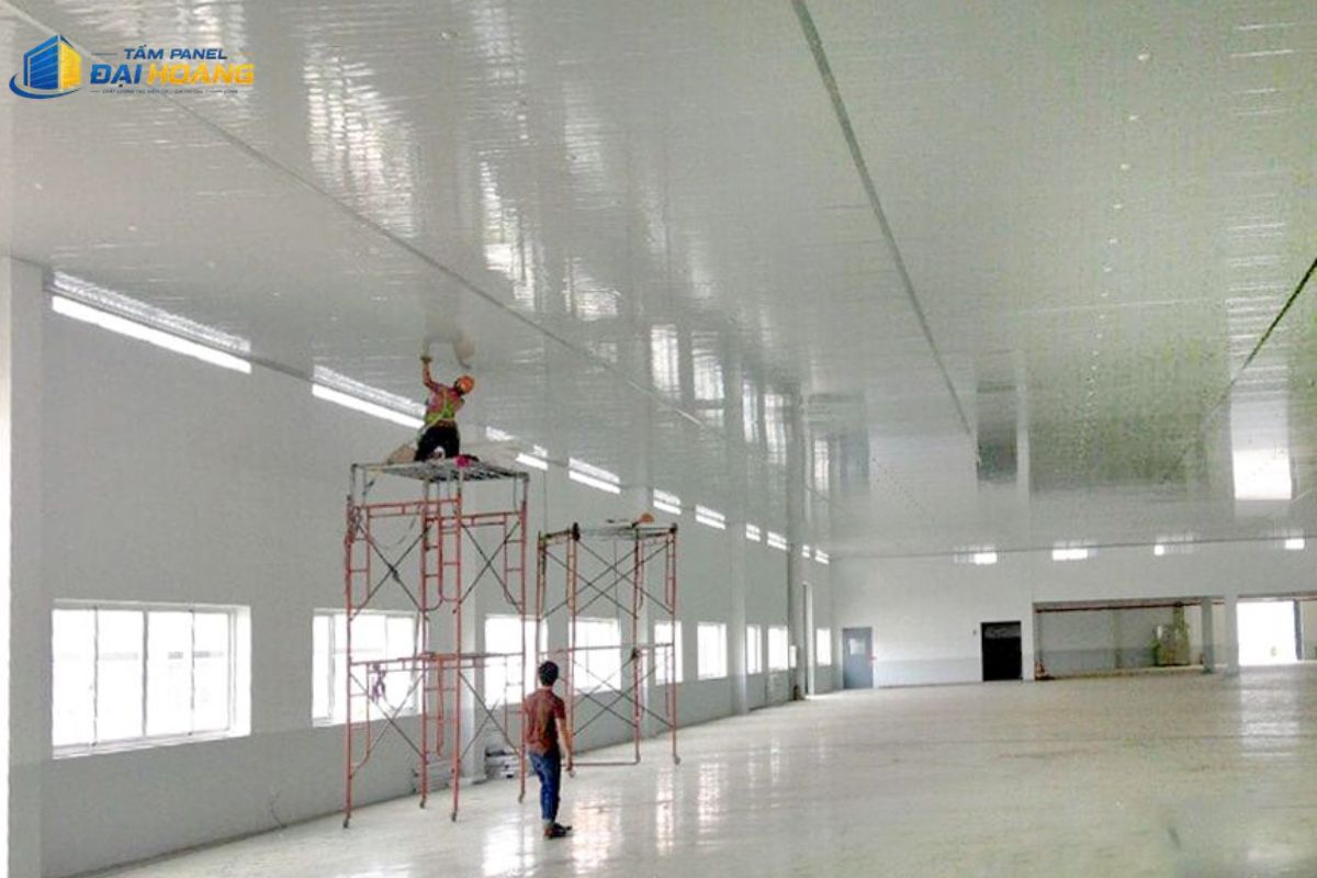 Đội ngũ kỹ thuật thi công panel theo đúng quy trình