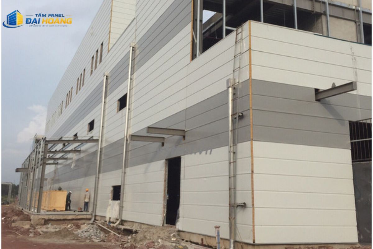 Quy trình lắp đặt vách panel hoàn thiện tại công trình