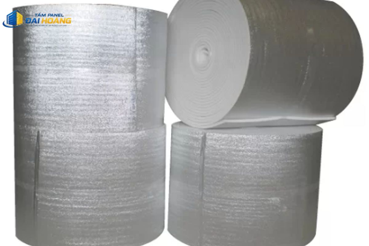 Cuộn xốp cách nhiệt PE OPP sử dụng cho mái nhà